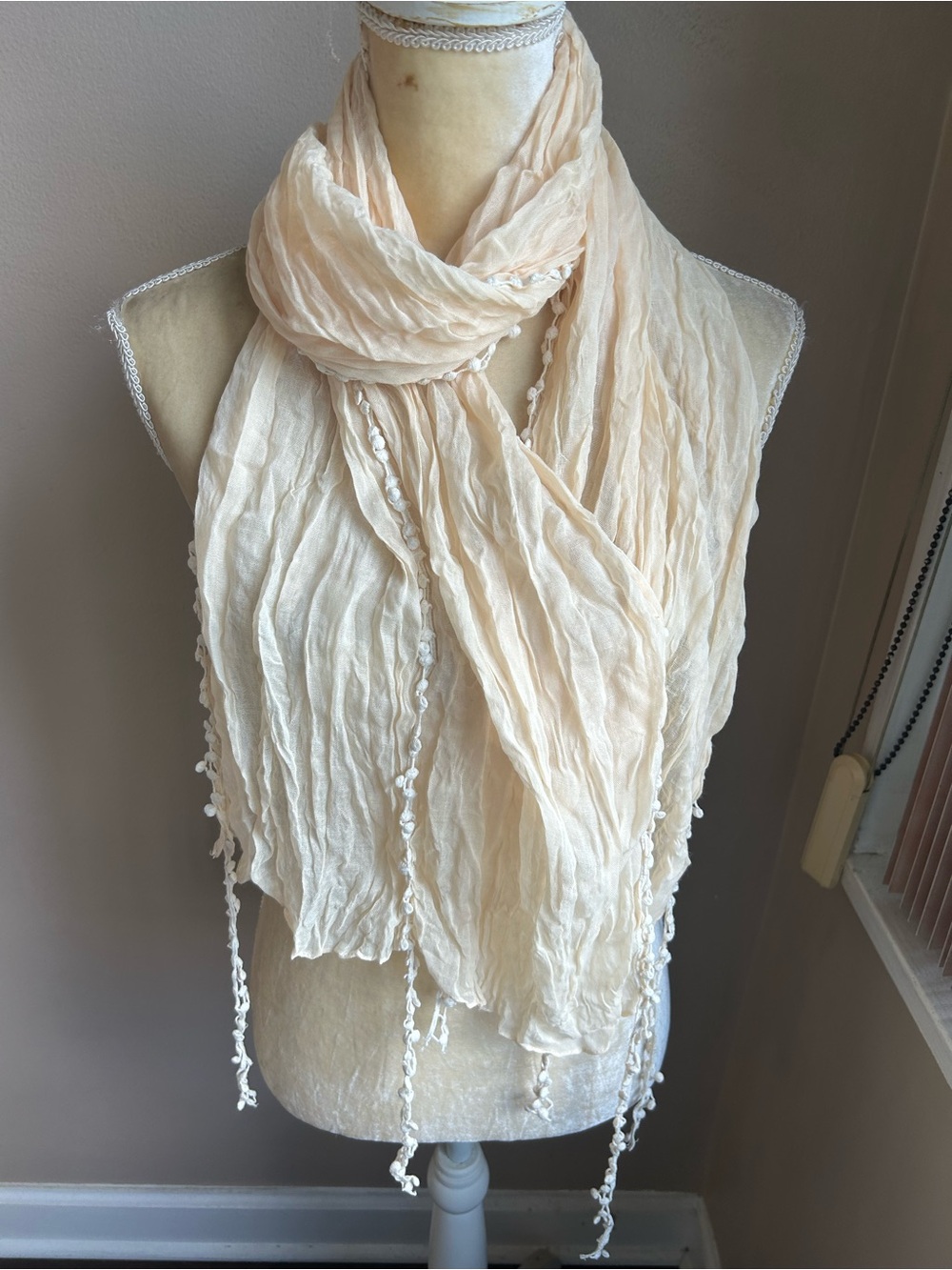 New Womens Ivory Cream Scarf With Lace Trims New 5001-3102